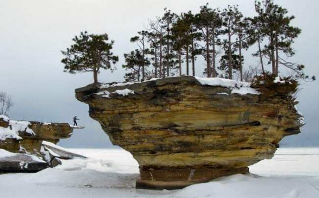 Необычный островок Turnip Rock (ФОТО)