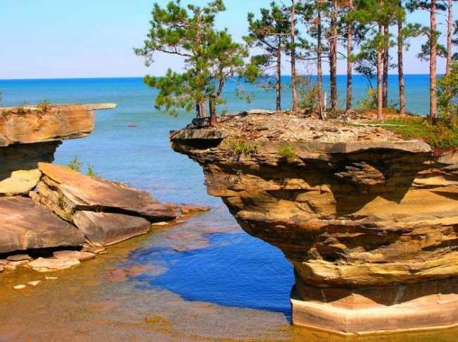 Необычный островок Turnip Rock (ФОТО)